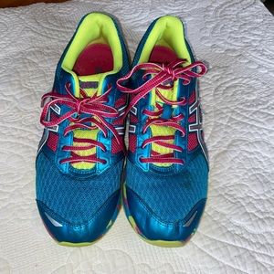 Women’s ASICS size 7